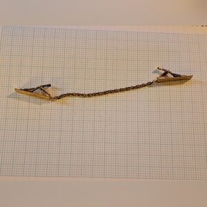 Stylish Sweater Clips With Chain And 2 Clips